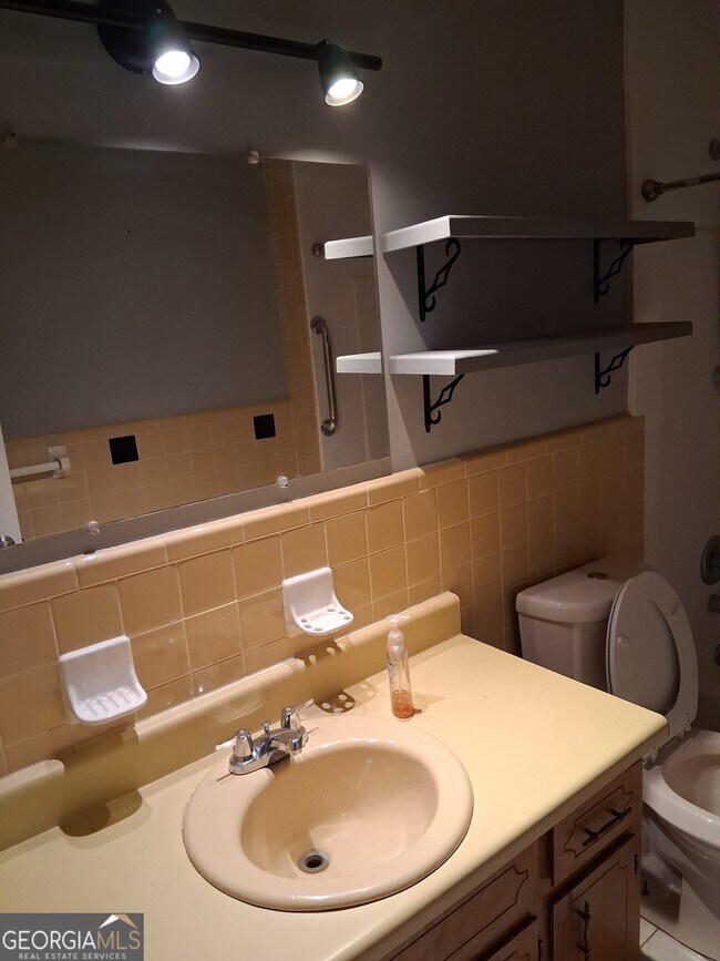 Building Photo - 14 Brannan St