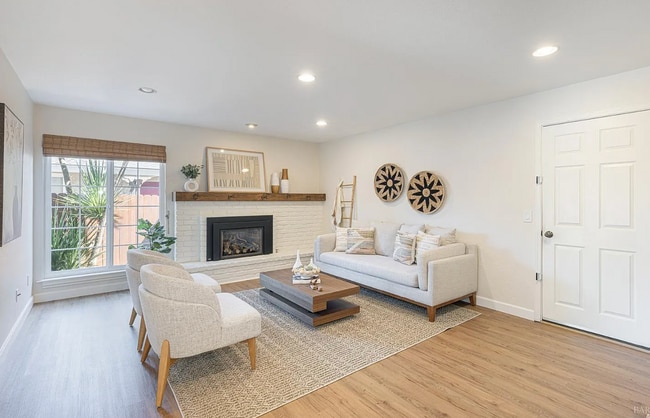 Building Photo - 5741 Davis Cir