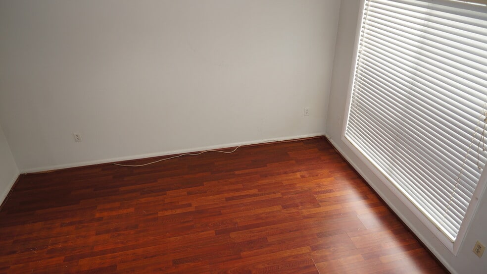 Family Room - 2206 Gingell Pl