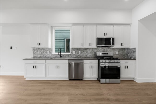 Building Photo - 1046 Marjorie St