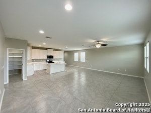 Building Photo - 142 Landing Ln
