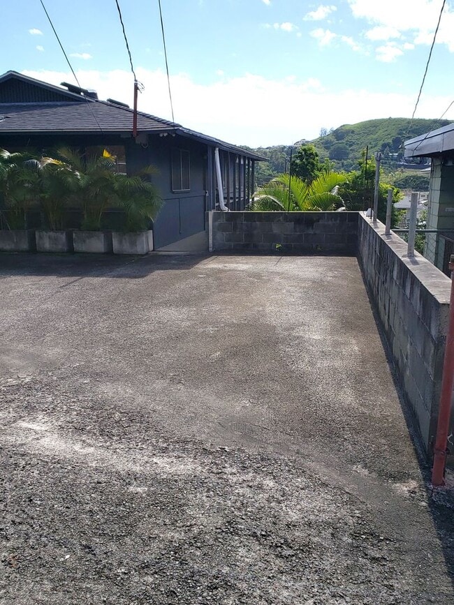 Building Photo - L750ach (REOM)