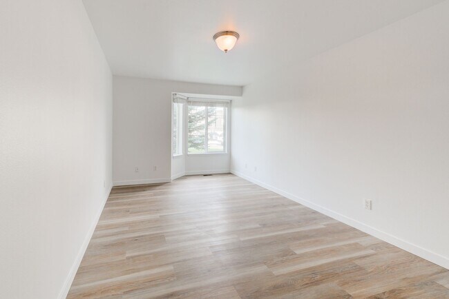 Building Photo - 3 Bed 2 Bath Unit Available in Bozeman!