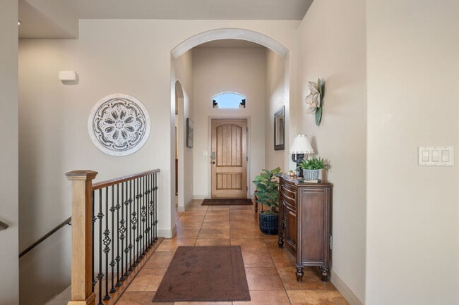 Building Photo - Fully Furnished Home With a View | 1–6 Month Lease | Private Basement Suite + All Essentials Incl...