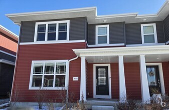 Building Photo - Contemporary East Madison Townhouse