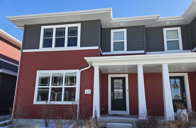 Primary Photo - Contemporary East Madison Townhouse