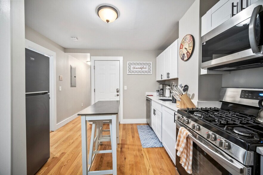 Building Photo - 31 Prince St