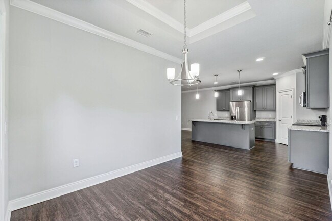 Building Photo - 2381 Belmont Dr