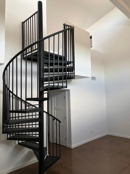 Building Photo - 9125 S 16th St