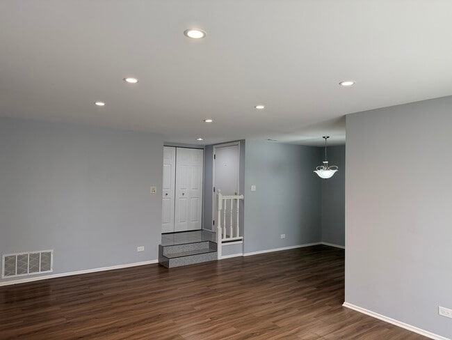 Building Photo - 1312 Coventry Cir