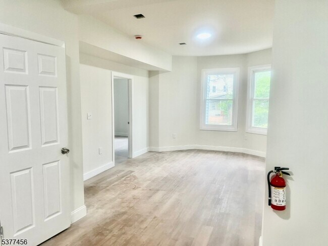 Building Photo - 146 Johnson Ave