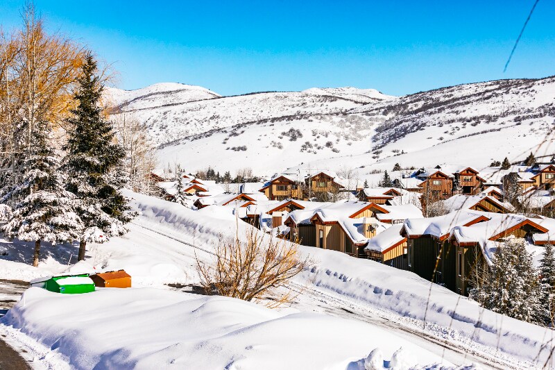 Building Photo - 8371 Meadowview Dr