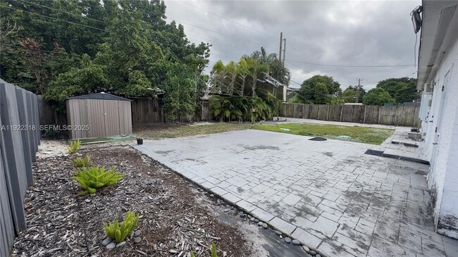 Building Photo - 5125 SW 102nd Ave