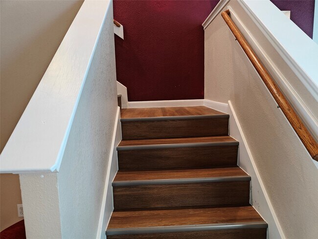 Building Photo - 7915 Moss Springs Ct