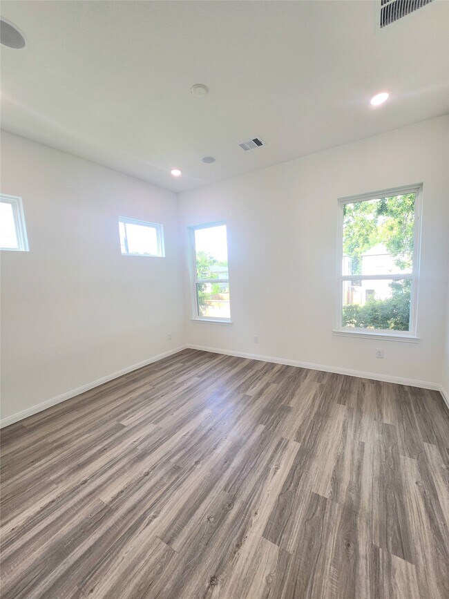 Building Photo - 4713 Mallow St