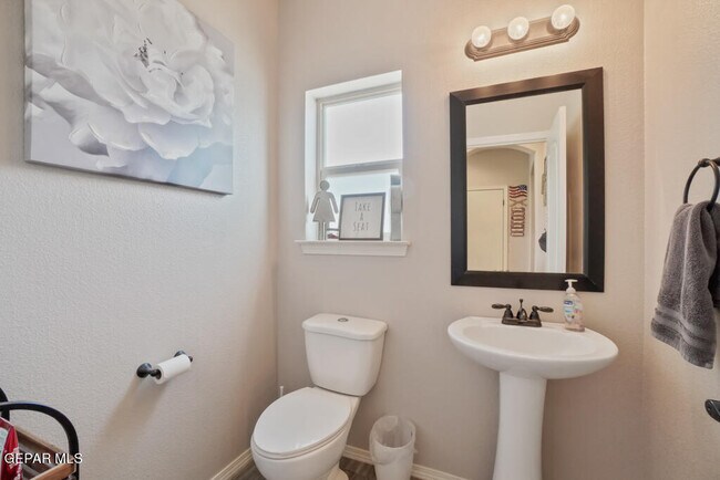 Building Photo - 1041 Earthstar Pl