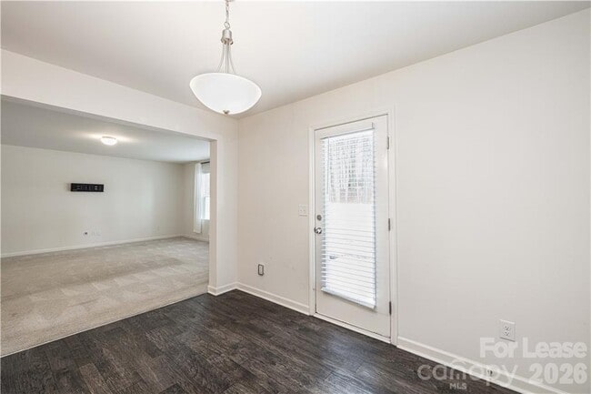Building Photo - 824 Yorkshire Dr