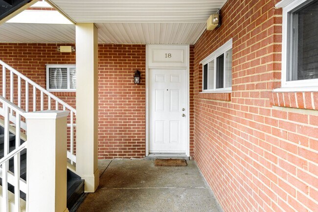 Building Photo - 2100 Grove Ave