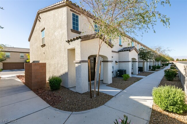 Building Photo - 5164 Steep Cliffs Ave