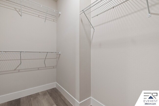Building Photo - 51 Woodside Dr