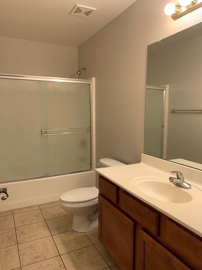 Building Photo - Two Bedroom / I17 Freeway Access