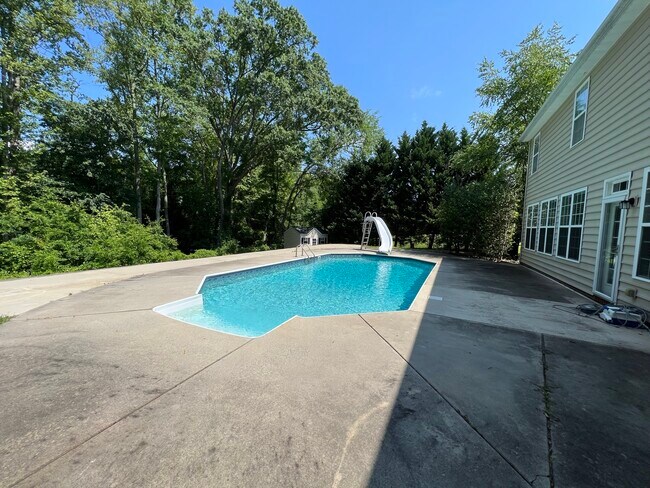Building Photo - 9720 Royal Colony Dr