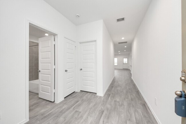 Building Photo - 1310 Bison View Ln