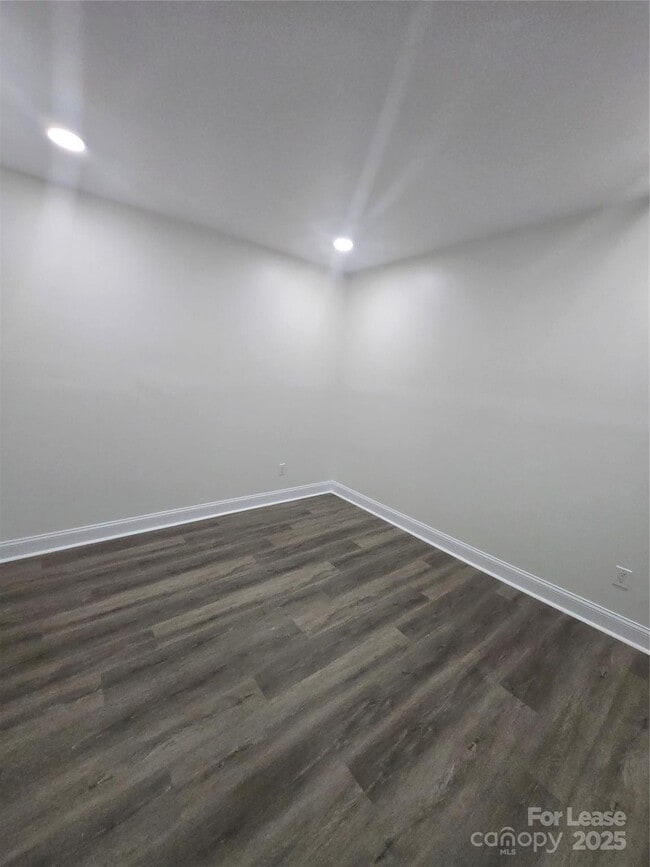 Building Photo - 10423 Queensmead Cir