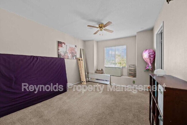 Building Photo - 38276 Pine Creek Pl