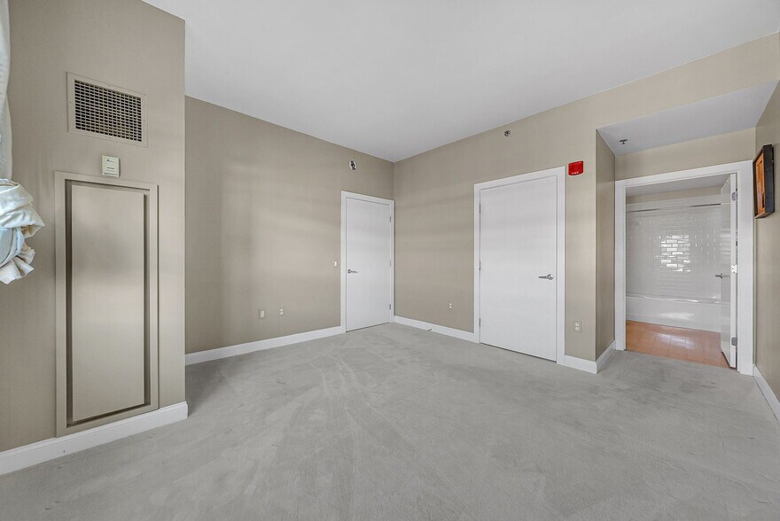 Building Photo - 17 Otis St