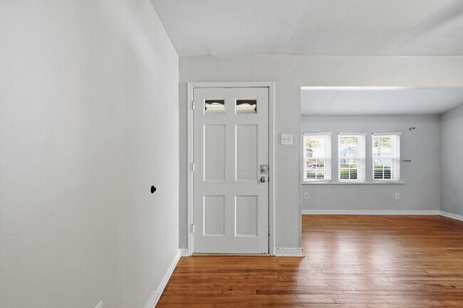 Building Photo - 3412 Brady Ave