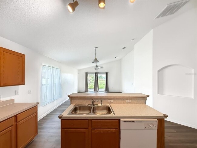 Building Photo - 129 Garberia Dr