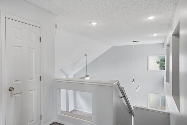 Building Photo - 14241 W 128th St