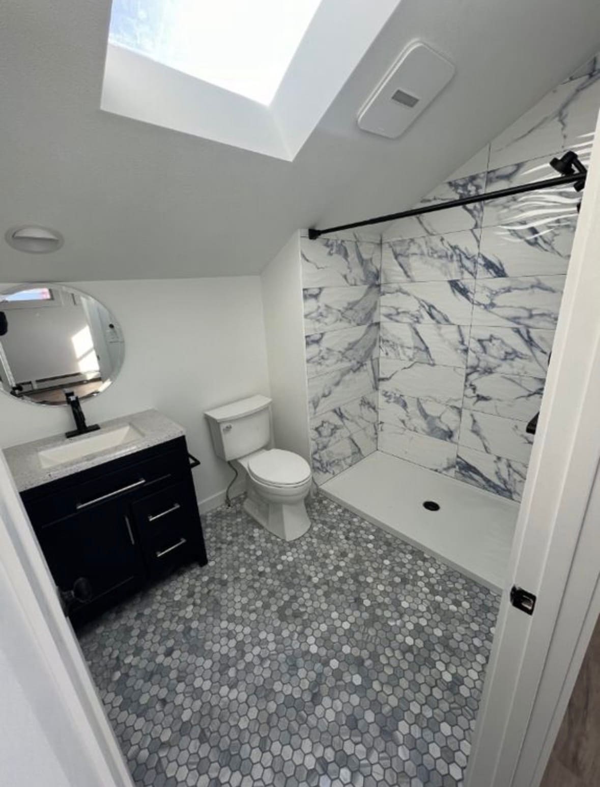 Building Photo - 909 W Front St