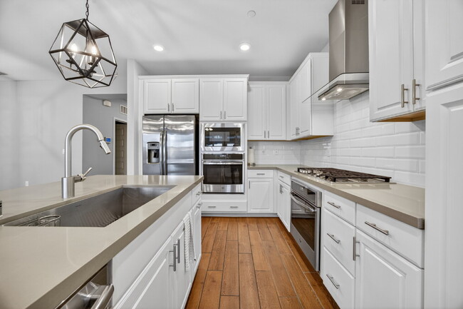Building Photo - Charming 3-Bedroom Haven in Elk Grove with 2 Full Baths and 1603 Sq Ft of Comfort!