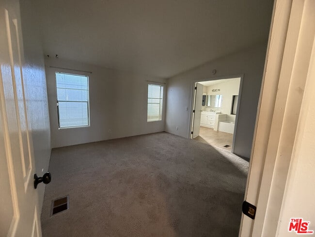 Building Photo - 3150 Stone Ave