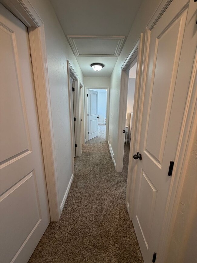 Building Photo - 4481 Iron Mountain Dr