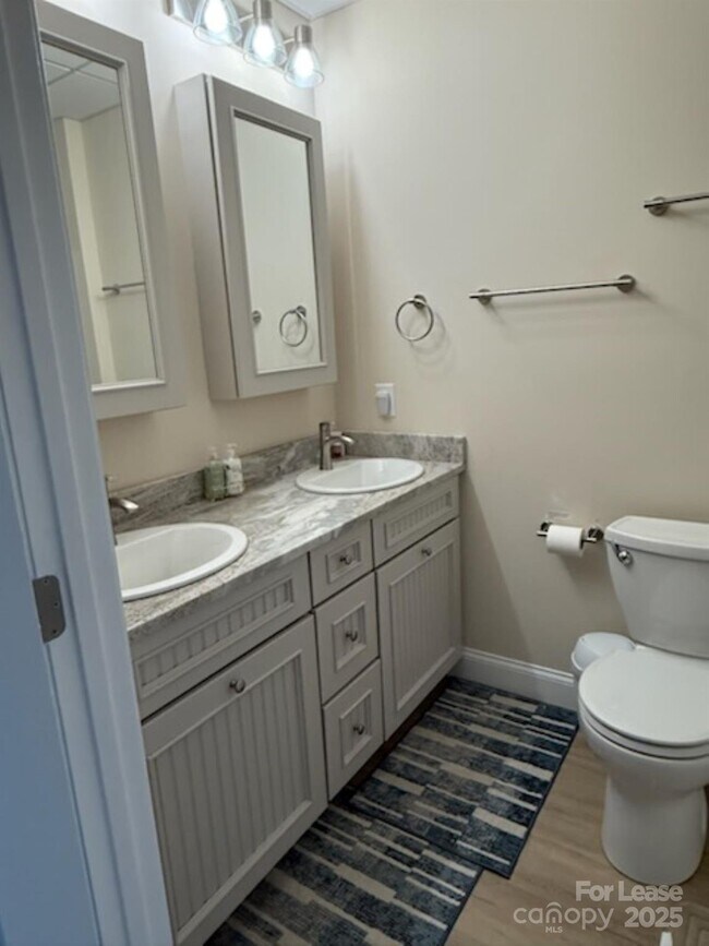 Building Photo - 4897 Kiser Island Rd