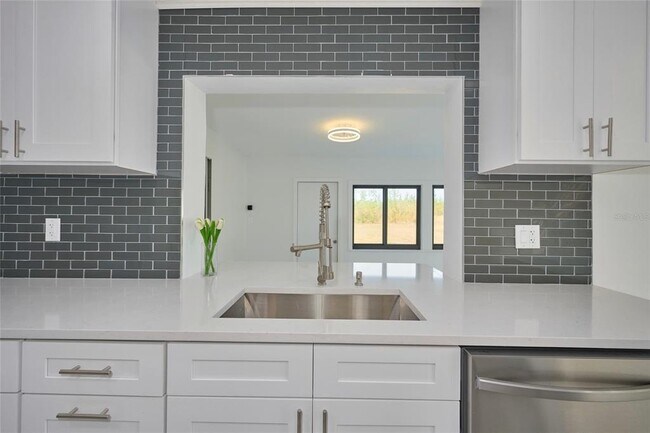 Building Photo - 2310 Laguna Dr