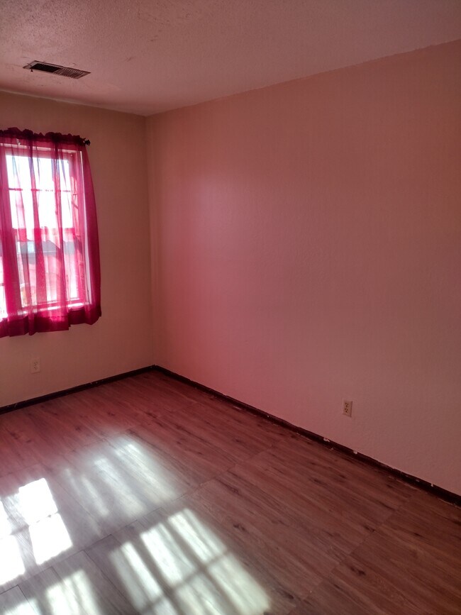 Building Photo - 11619A Food Ln