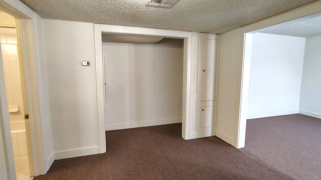 Building Photo - 1 Bed in the Paseo District - Save $100