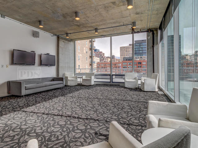 Building Photo - 611 S Wells St