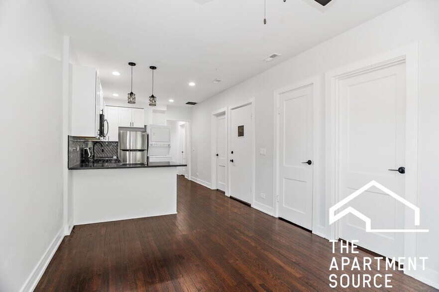 Building Photo - 4313 W Parker Ave