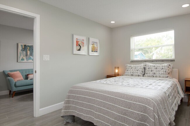 Building Photo - 1158 7th St S