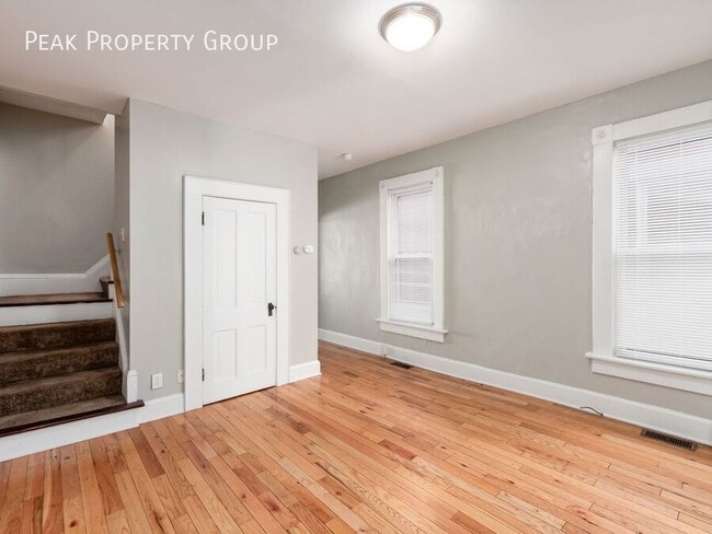 Building Photo - 1208 Indianola Ave