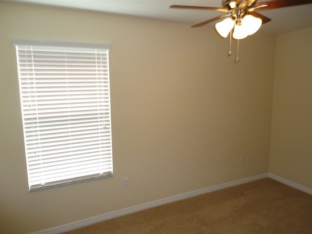 Building Photo - 513 Vista Ridge Dr