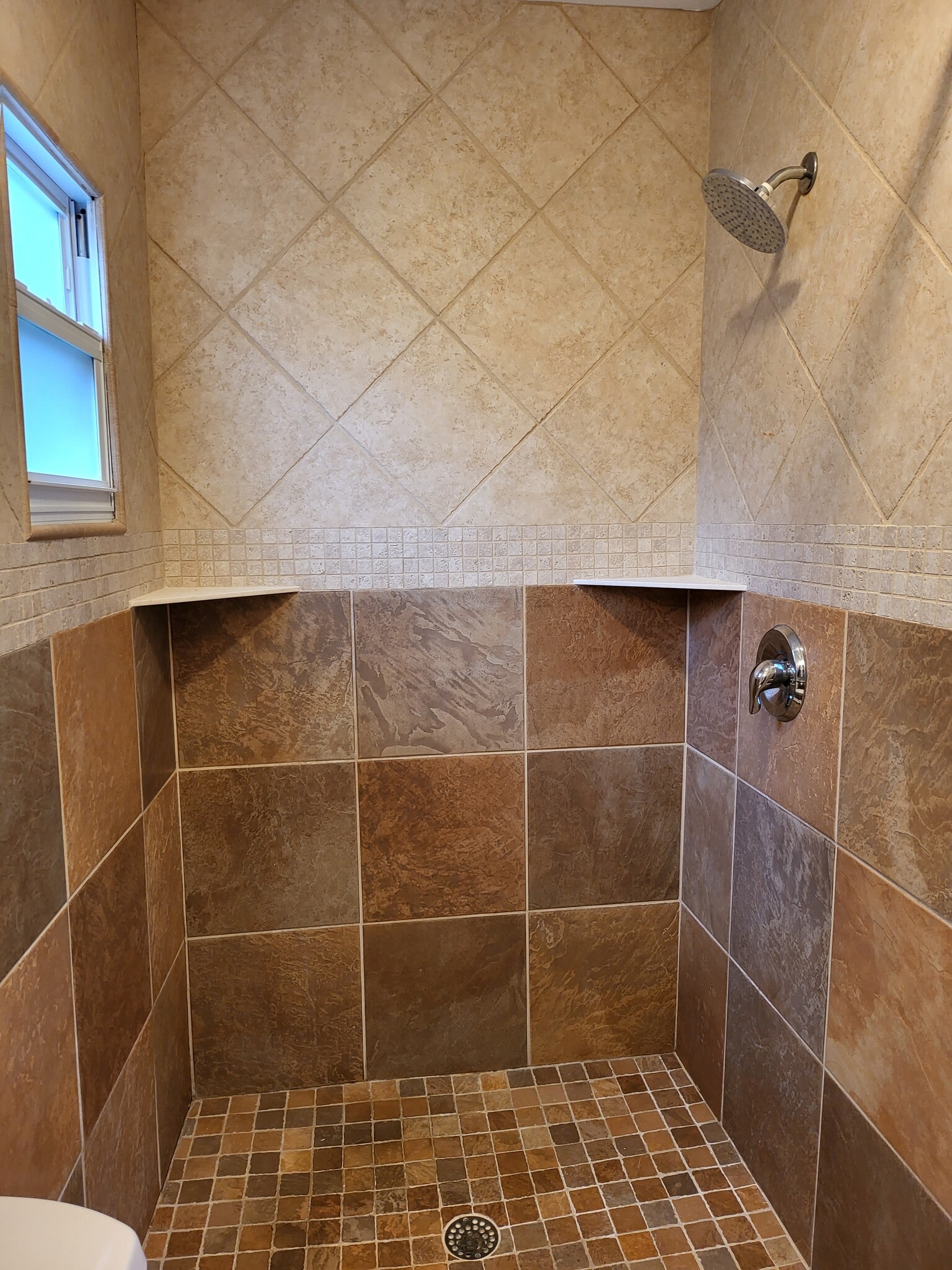 shower - 731 N Stokes St