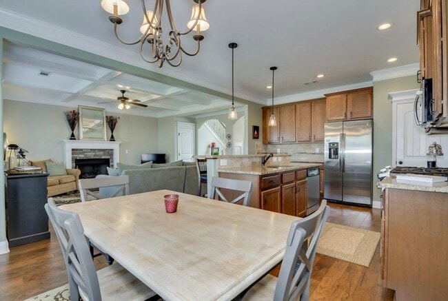 Building Photo - 5464 Everlook Cir