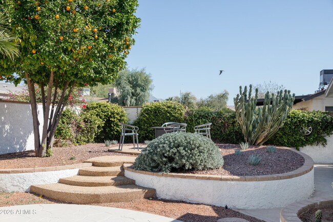 Building Photo - 6302 E Winchcomb Dr