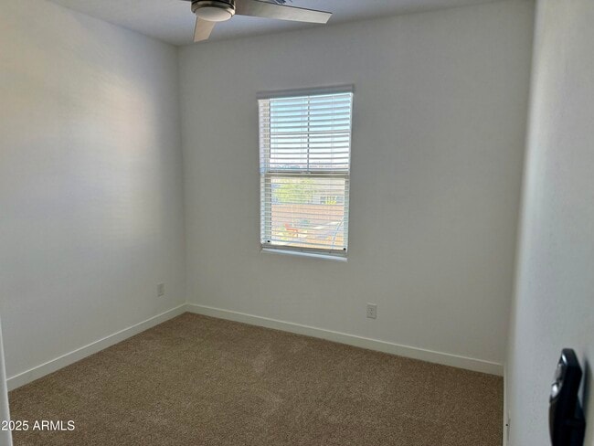 Building Photo - 9833 E Stratus Ave